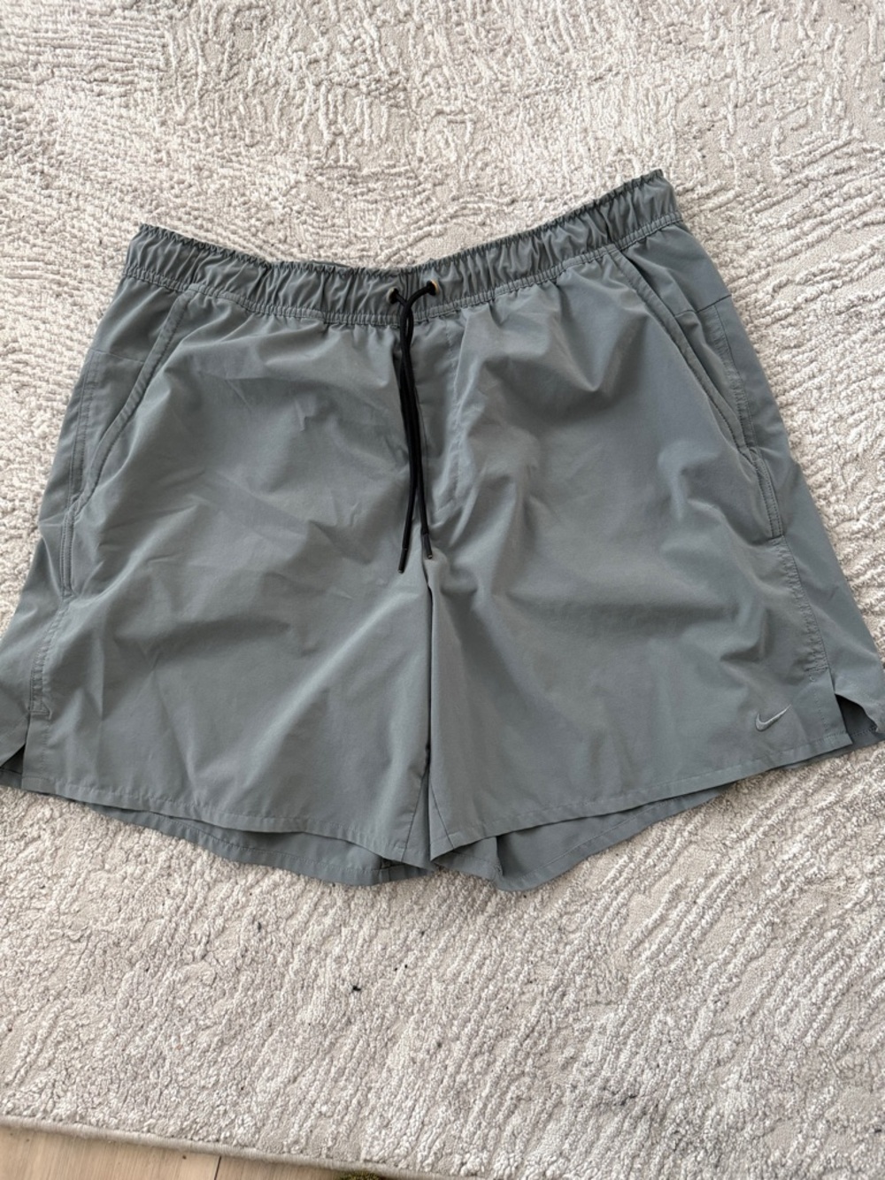 Nike Men's Light Gray Athletic Shorts with Drawstring